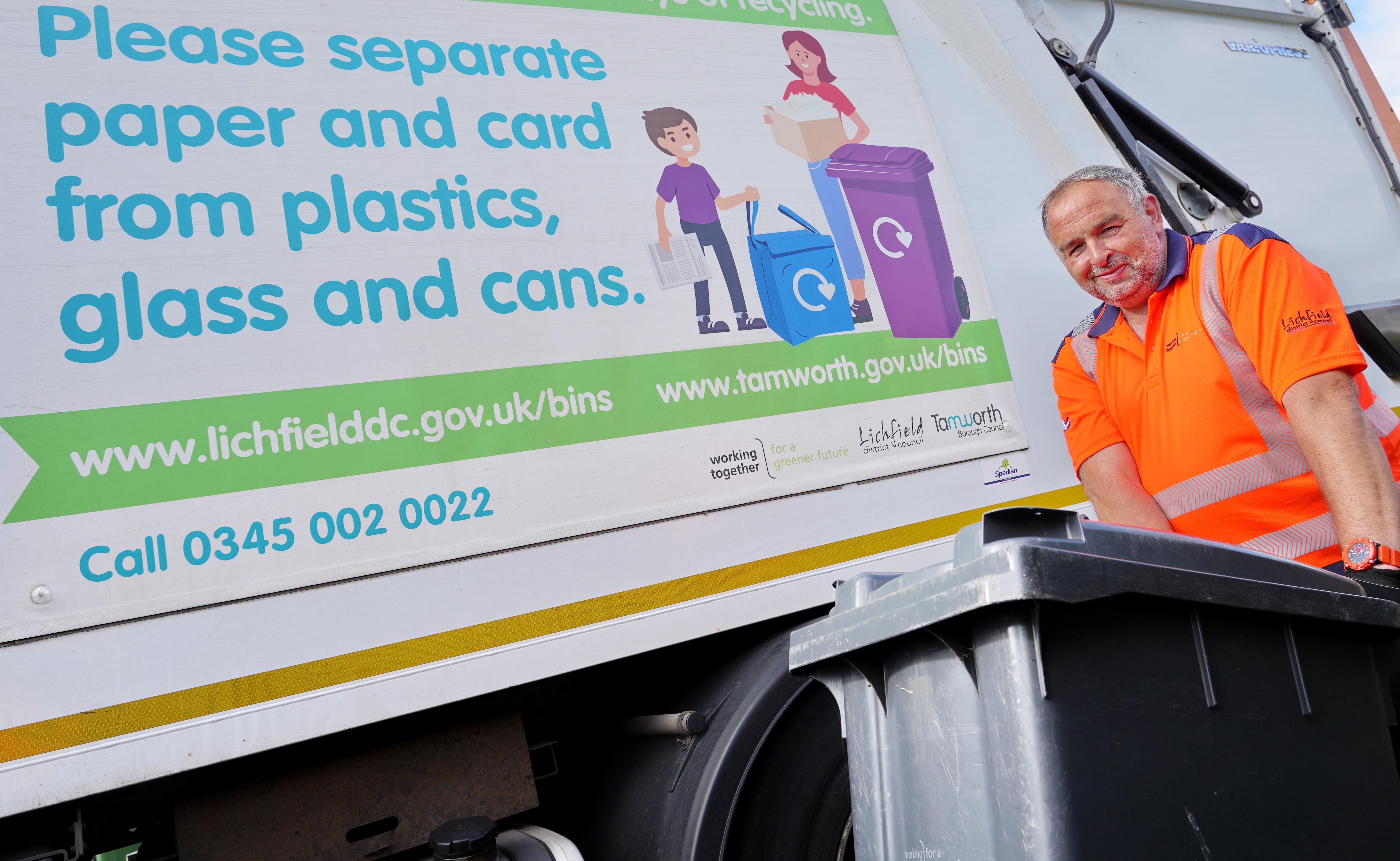 A picture of a Joint Waste Service operative.