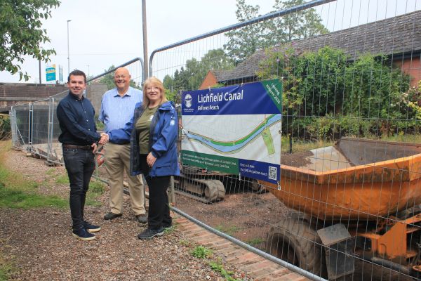 A picture of Carole Mills, Chair of Lichfield and Hatherton Canals Restoration Trust with (left) Lichfield District Council Cabinet Members Councillor Alex Farrell (left) and Richard Cox at Gallows Reach.